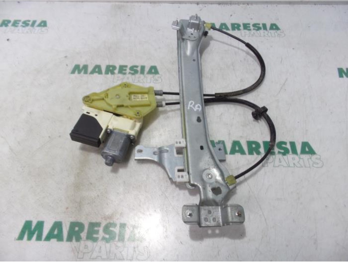 Renault - Megane - Rear door window mechanism 4-door, right
