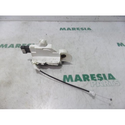 Peugeot - 3008 - Door lock mechanism 4-door, front left