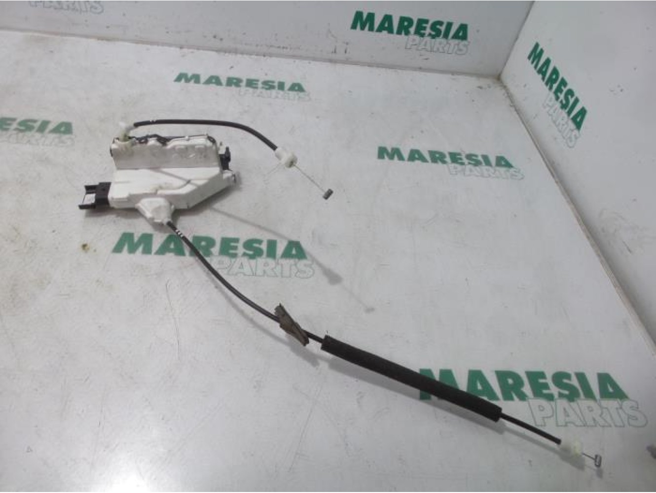 Peugeot - 3008 - Front door lock mechanism 4-door, right