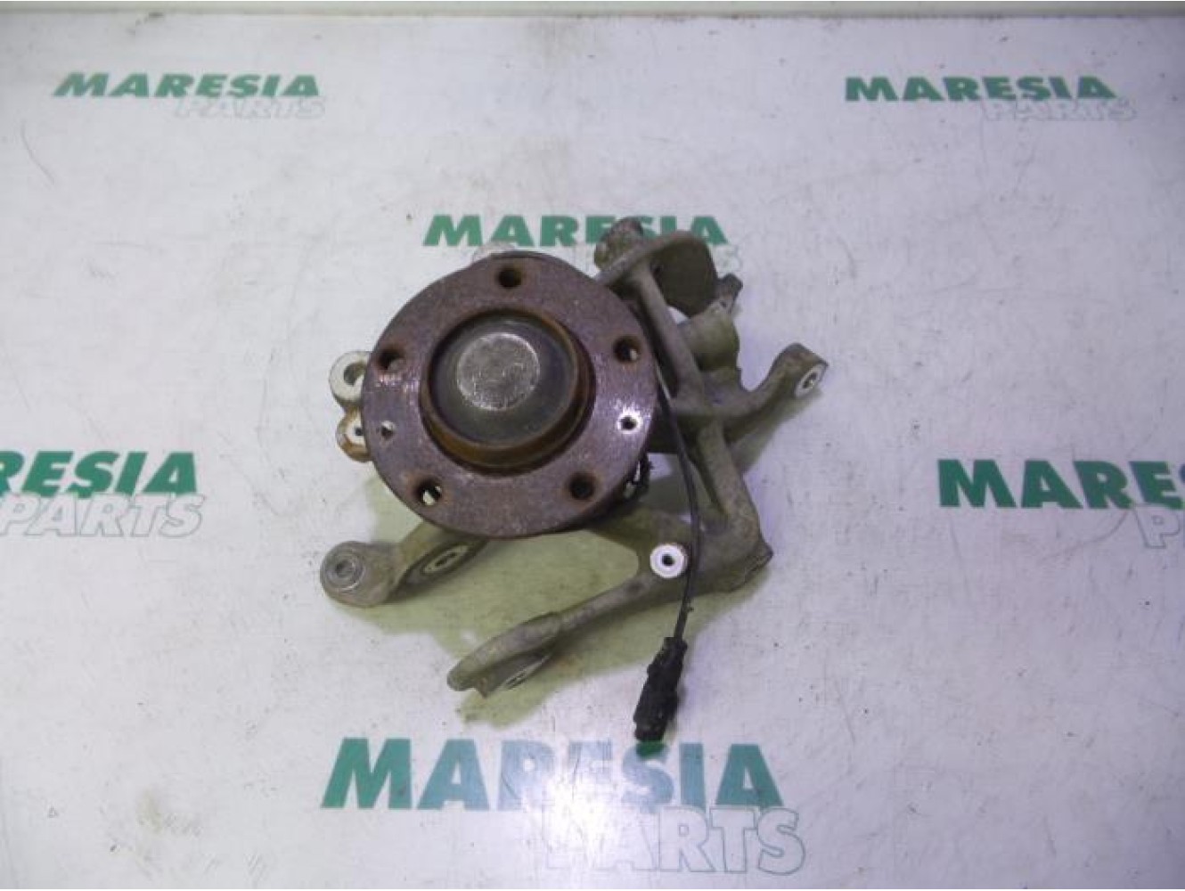 Peugeot - 407 - Achsschenkel links hinten