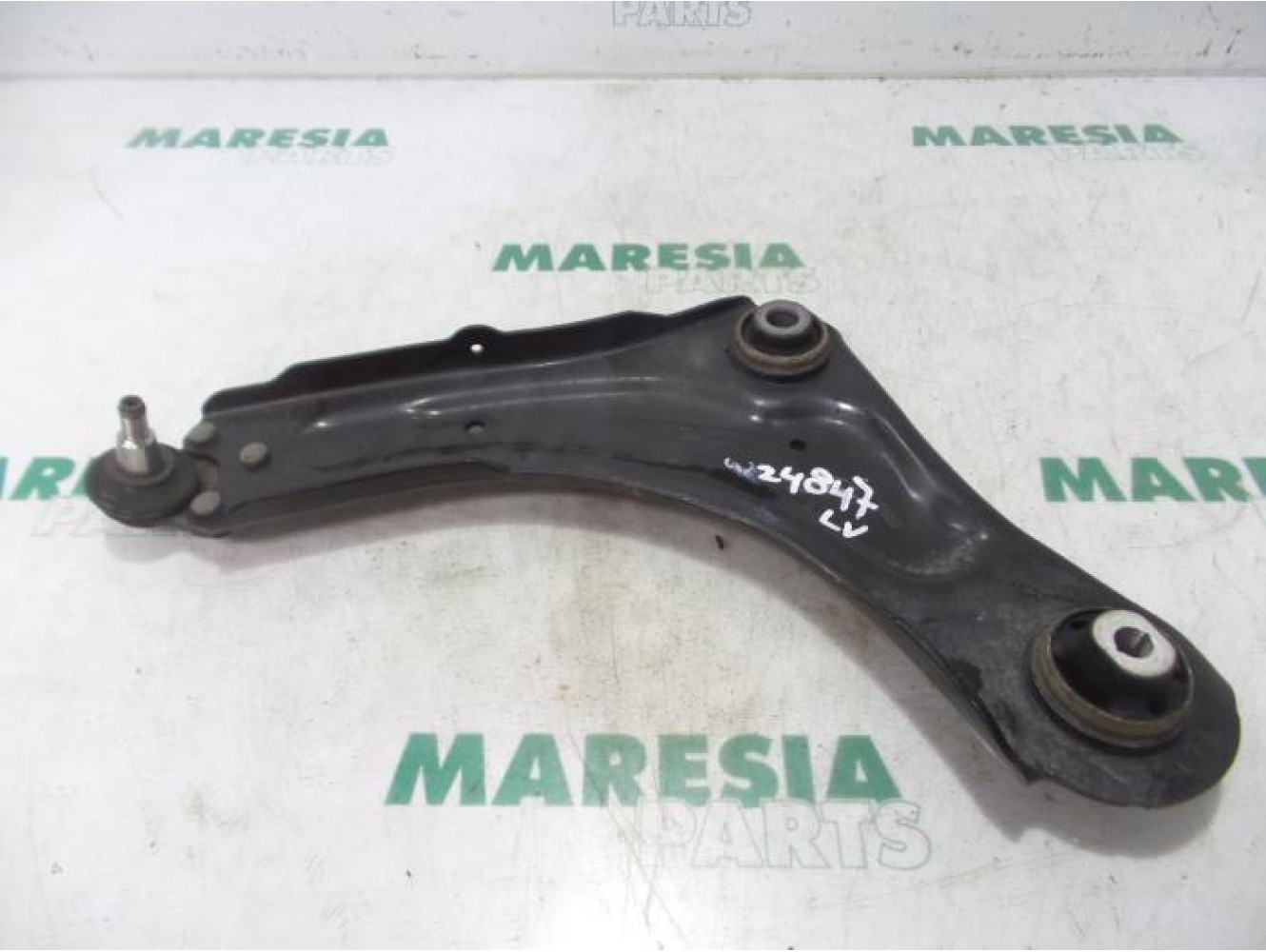 Renault - Megane - Front lower wishbone, left