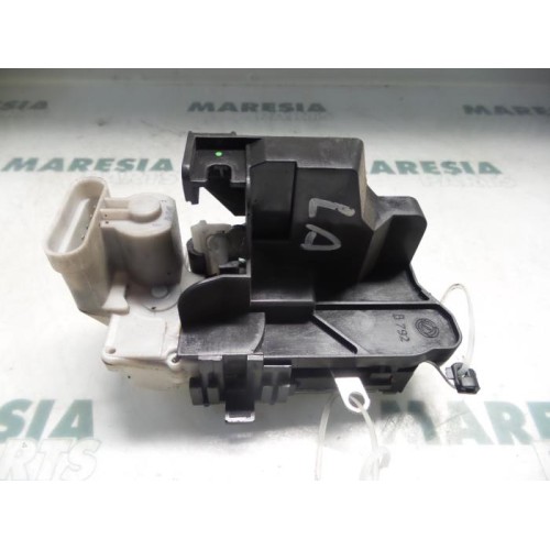 Fiat - Doblo - Sliding door lock mechanism, left