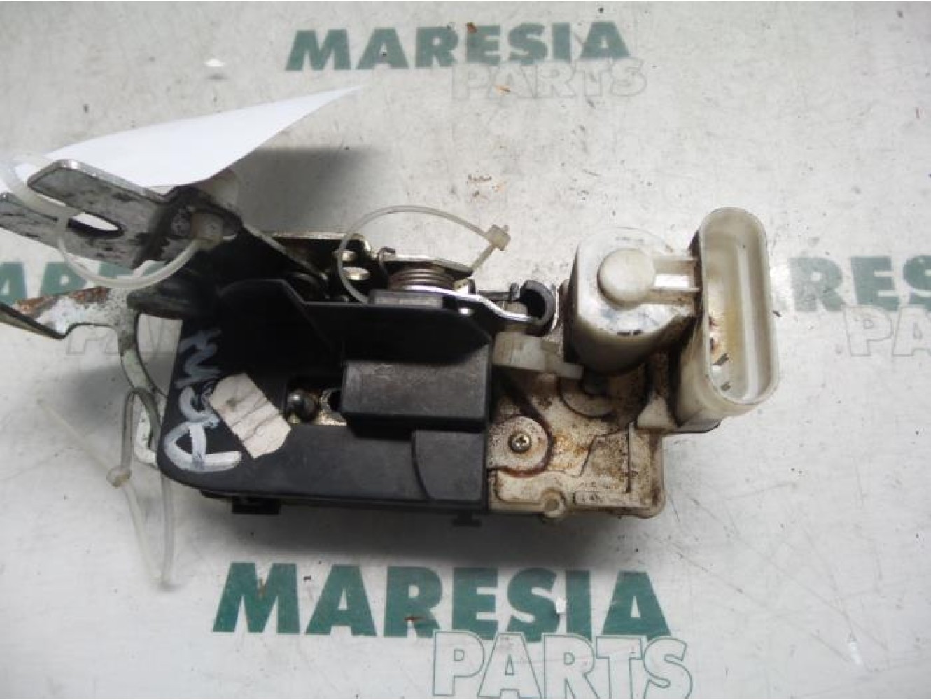 Fiat - Ducato - Minibus/van rear door lock mechanism