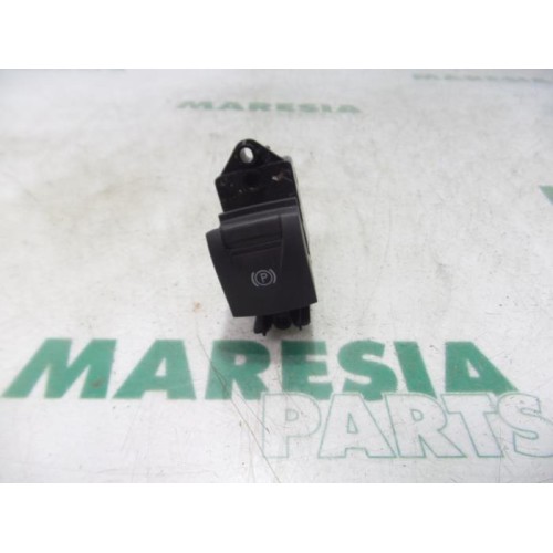 Renault - Megane - Parking brake switch