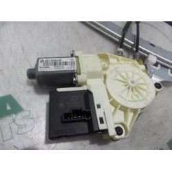 Renault - Megane - Rear door window mechanism 4-door, right