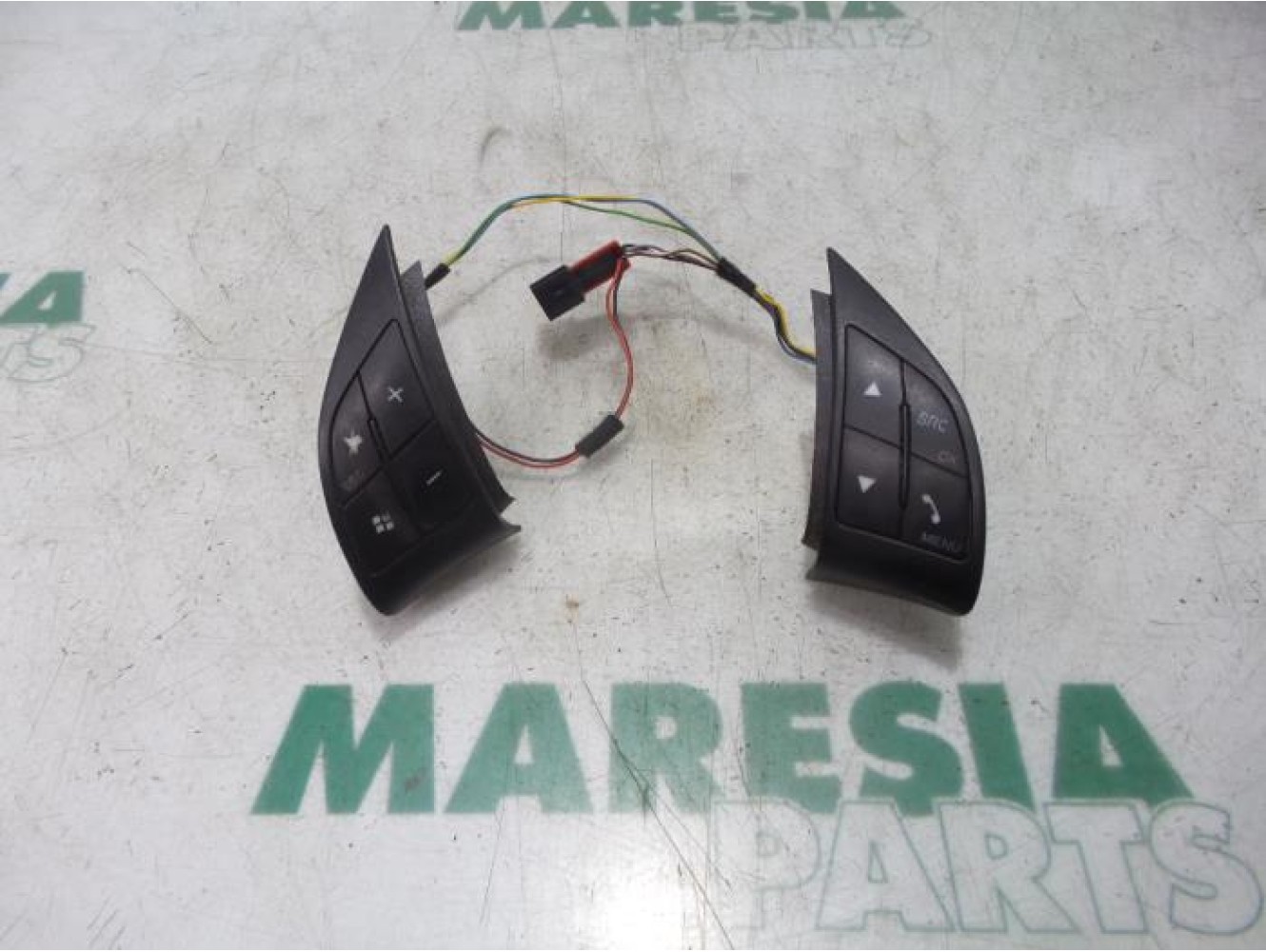 Fiat - Doblo - Steering wheel mounted radio control