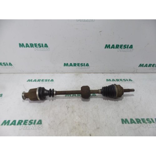 Renault - Clio - Front drive shaft, right