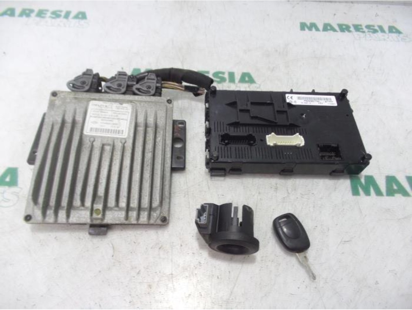 Renault - Clio - Engine management computer