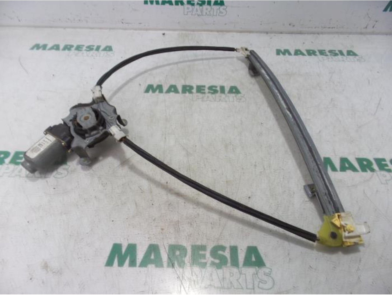 Renault - Clio - Window mechanism 2-door, front right