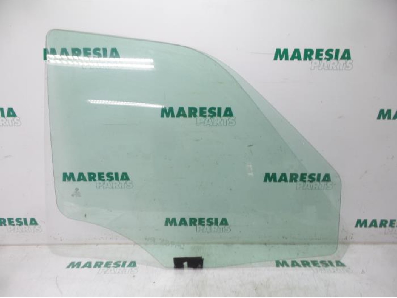 Fiat - Doblo - Door window 2-door, right