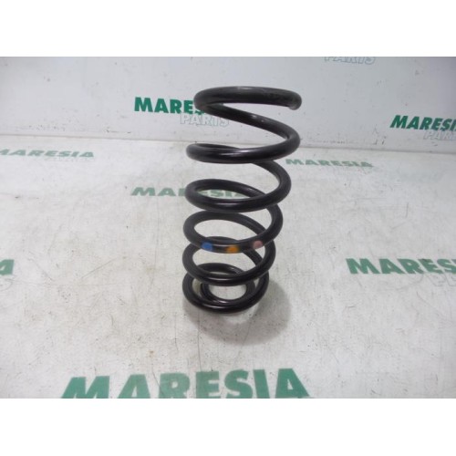 Renault - Clio - Rear coil spring
