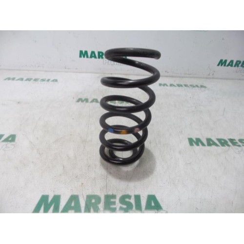 Renault - Clio - Rear coil spring