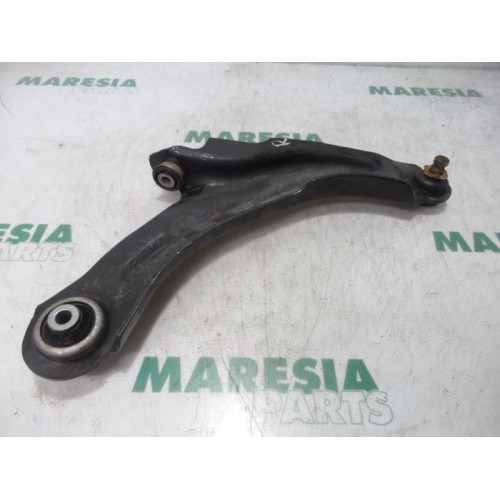 Renault - Clio - Front lower wishbone, right