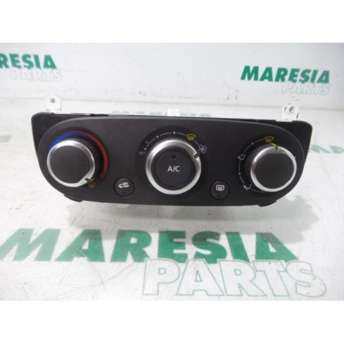 Renault - Clio - Panneau de commandes chauffage