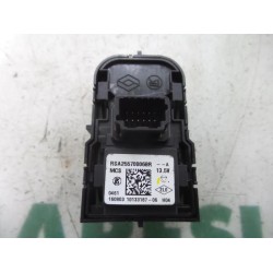 Renault - Clio - Mirror switch