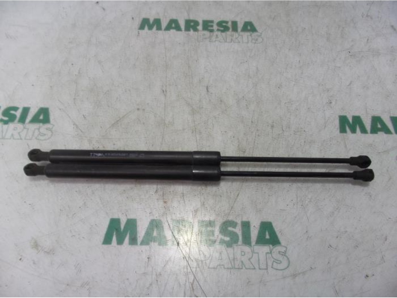 Peugeot - 308 - Set of tailgate gas struts