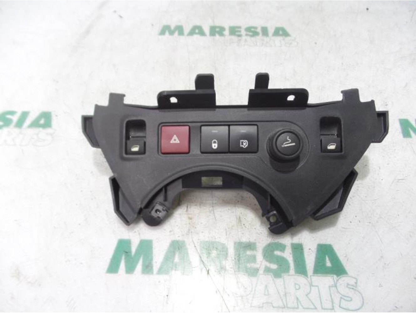 Peugeot - Partner - Switch