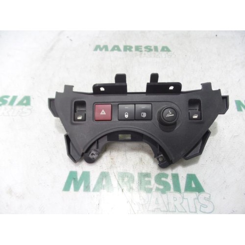 Peugeot - Partner - Switch