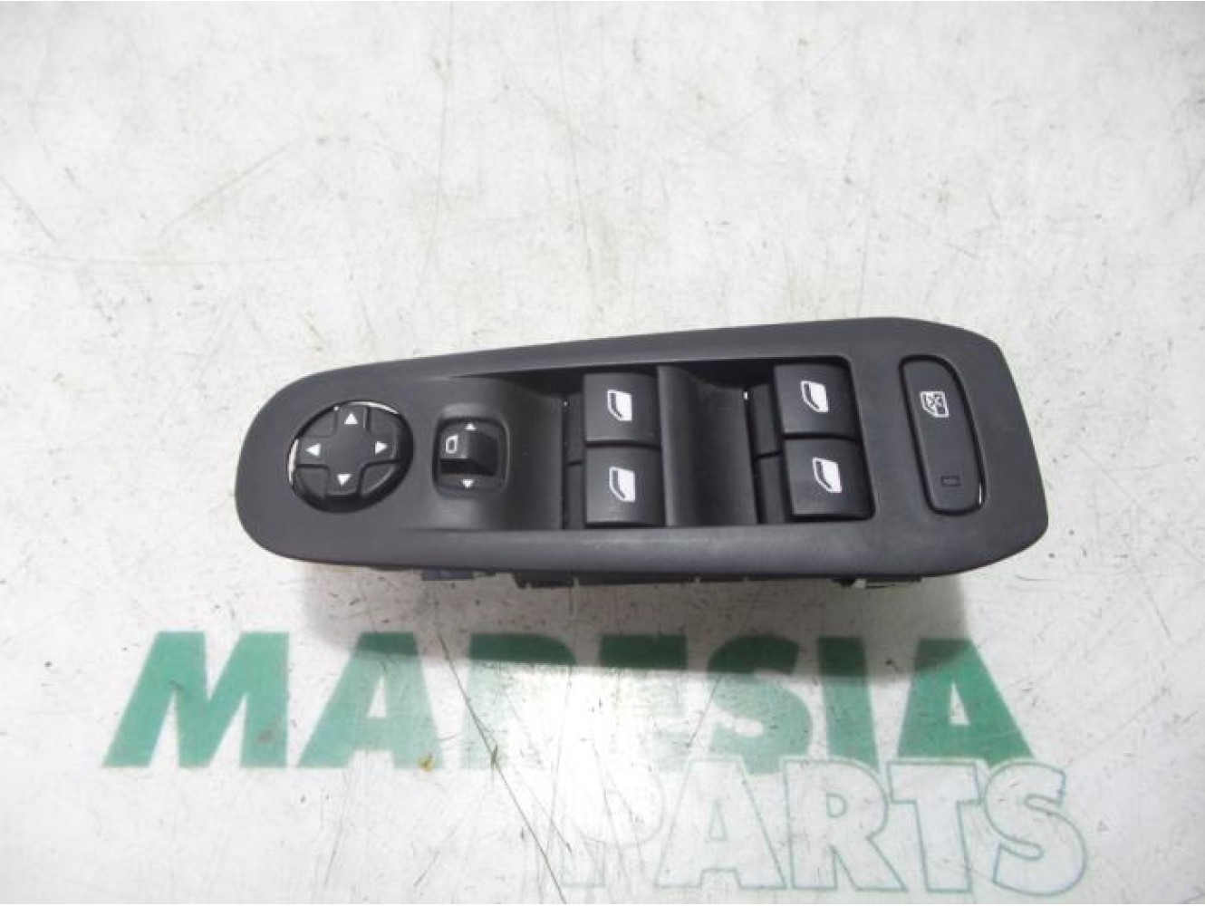 Peugeot - 308 - Multi-functional window switch