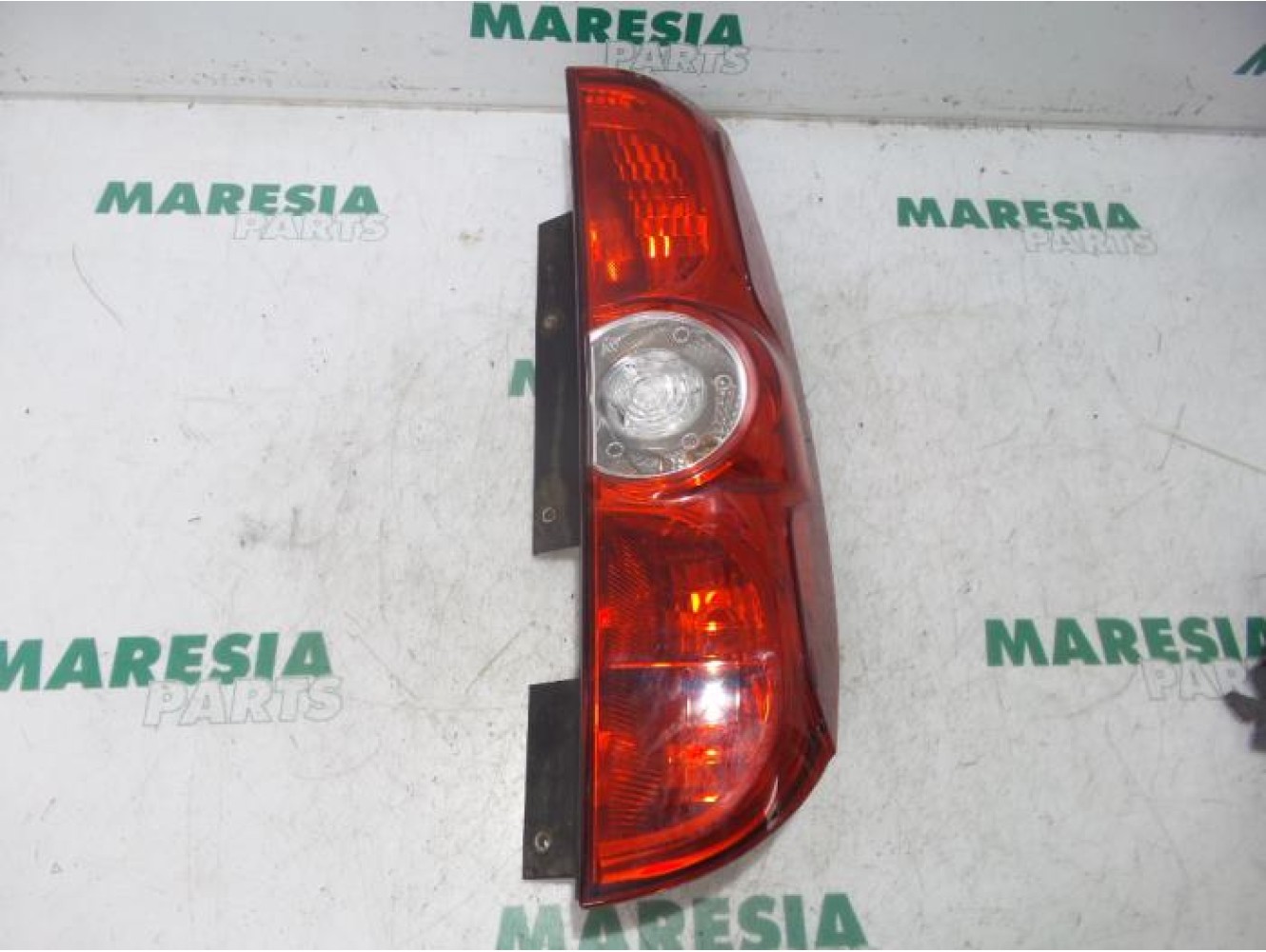 Fiat - Doblo - Taillight, right