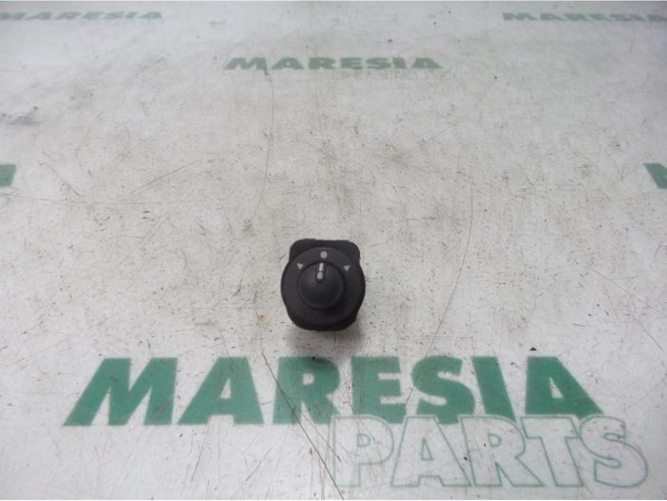 Fiat - Doblo - Mirror switch