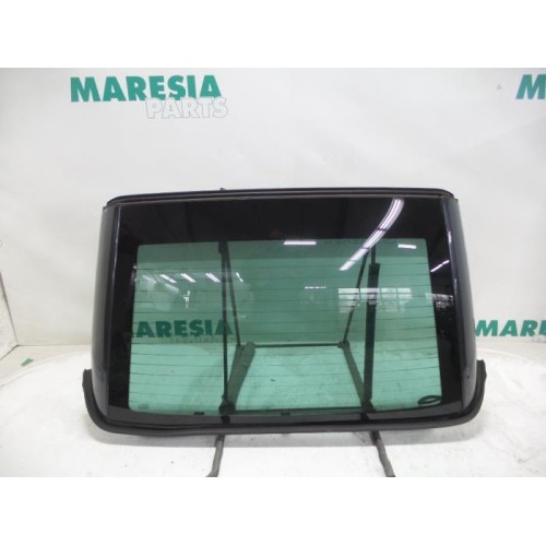 Renault - Megane - Rear window