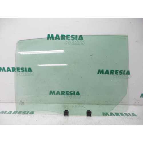 Peugeot - 308 - Rear door window 4-door, left