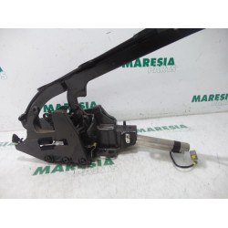 Renault - Megane - Convertible top hinge