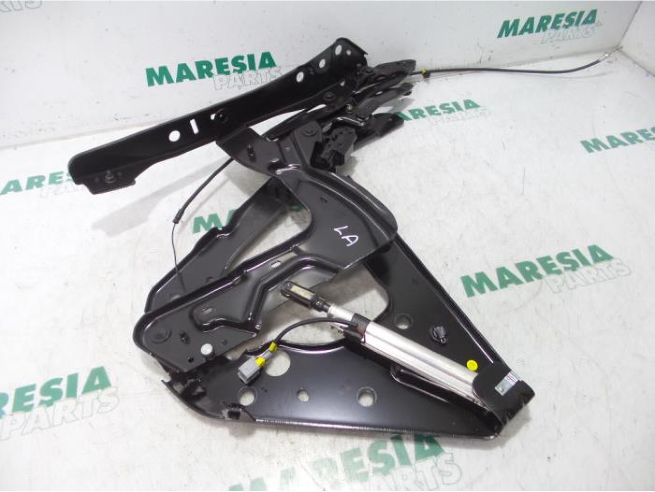 Renault - Megane - Convertible top hinge