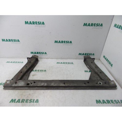 Renault - Megane - Radiator bar