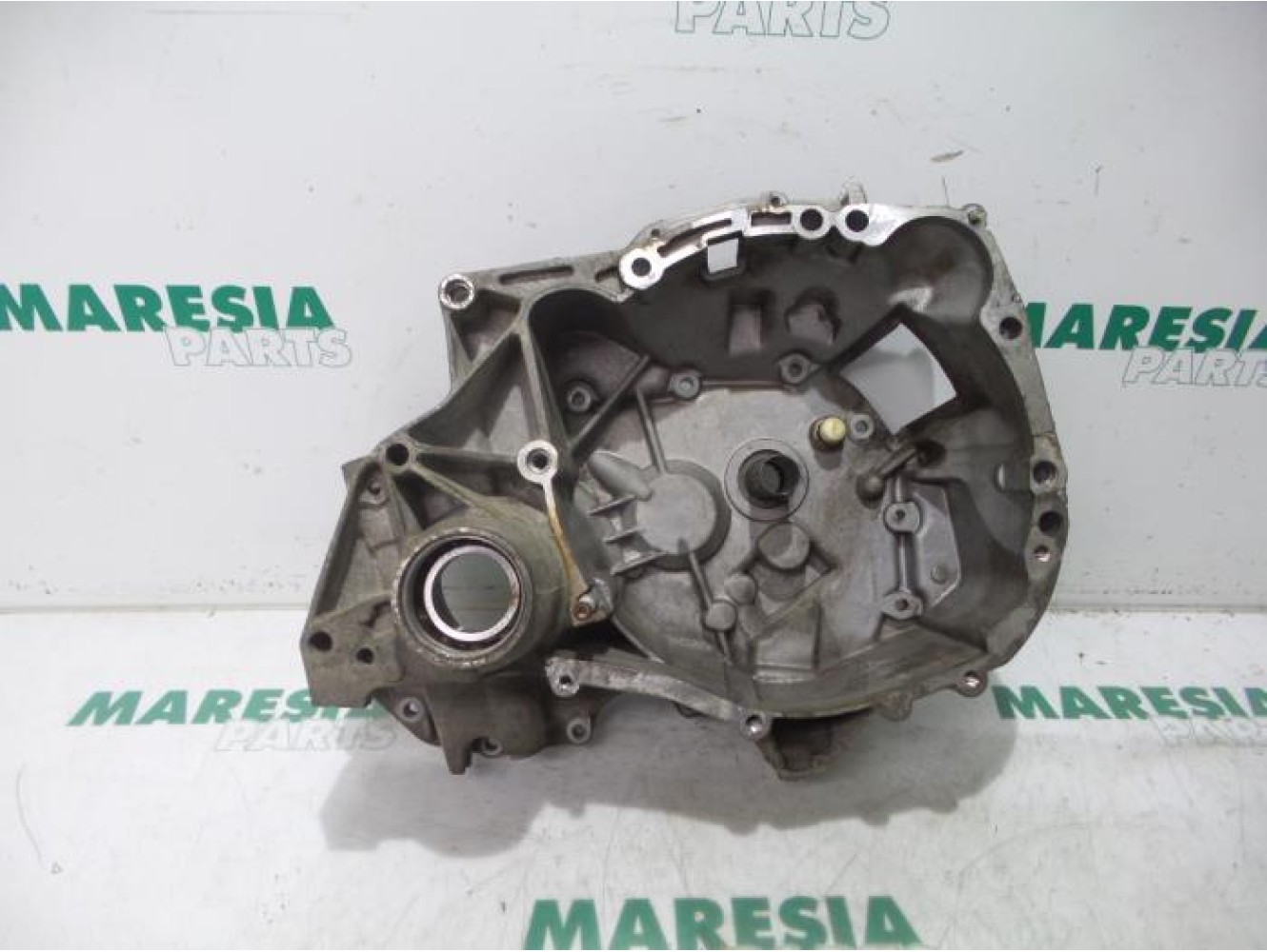 Renault - Twingo - Gearbox casing