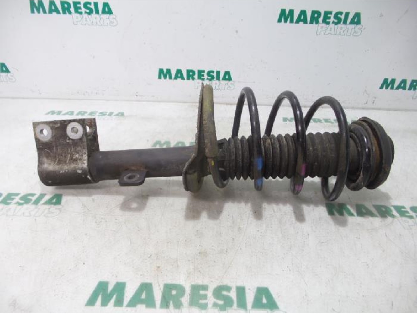 Peugeot - 307 - Front shock absorber rod, left