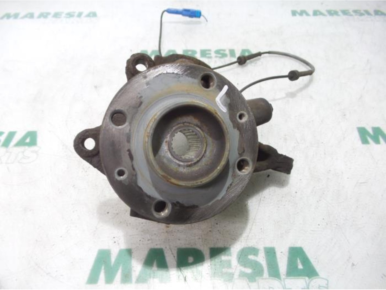 Peugeot - 206 - Fusee links-voor