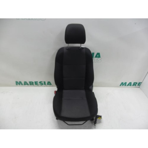 Peugeot - 207 - Stoel links