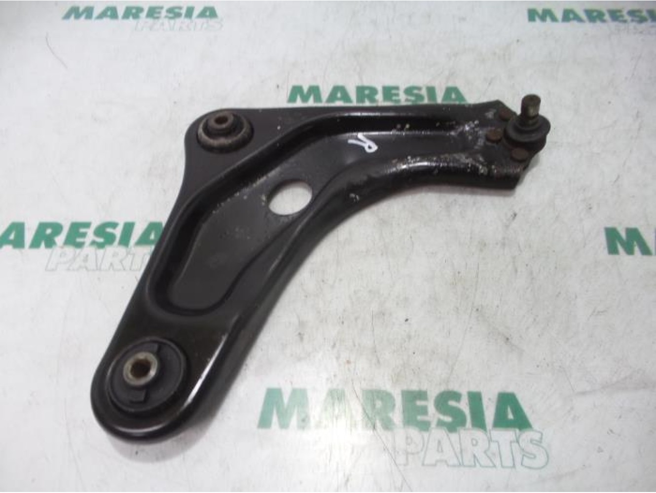 Peugeot - 207 - Front lower wishbone, right