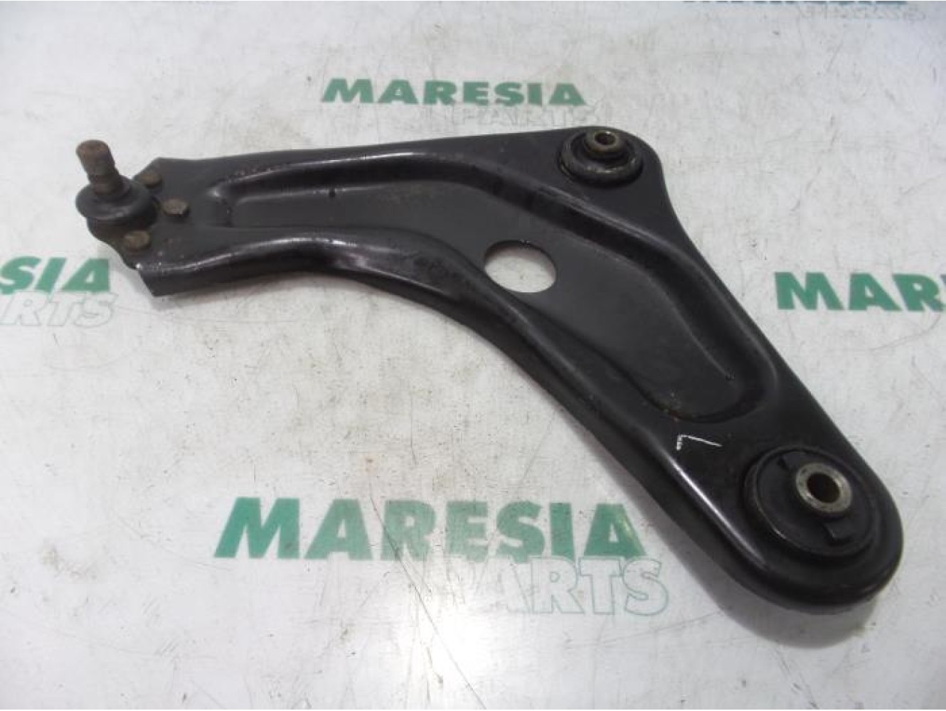 Peugeot - 207 - Front lower wishbone, right