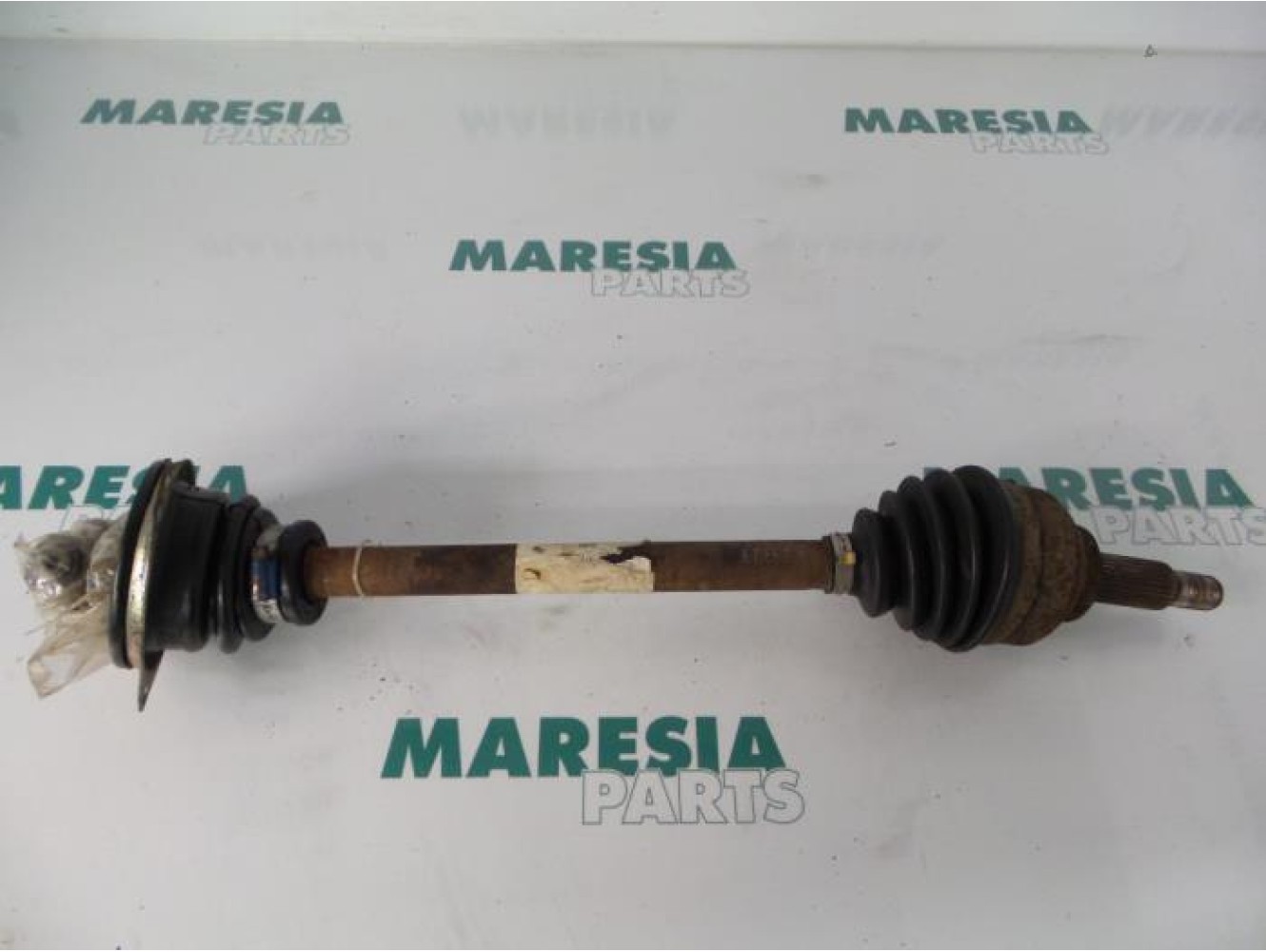 Renault - Trafic - Aandrijfas links-voor