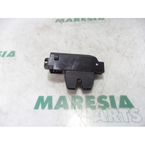 Citroen - C8 - Tailgate lock mechanism