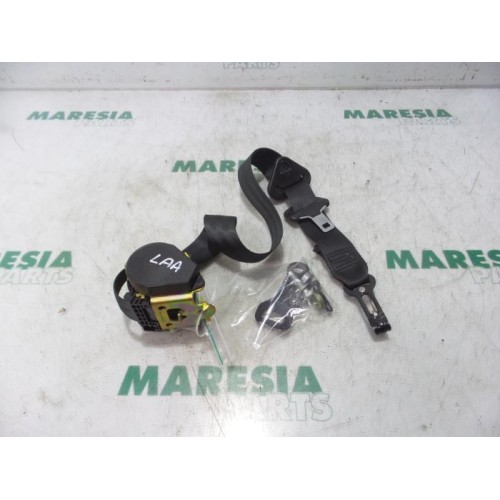 Citroen - C8 - Sicherheitsgurt links hinten