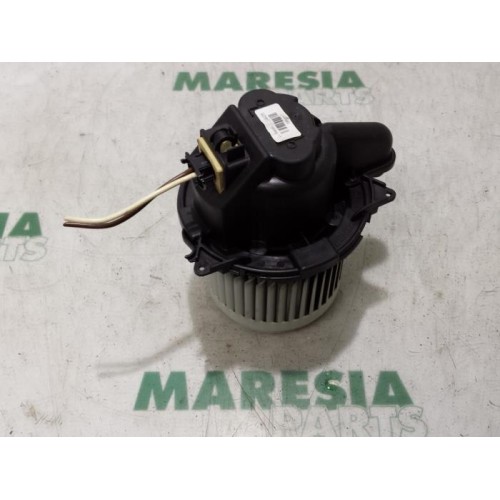 Dacia - Dokker - Heating and ventilation fan motor