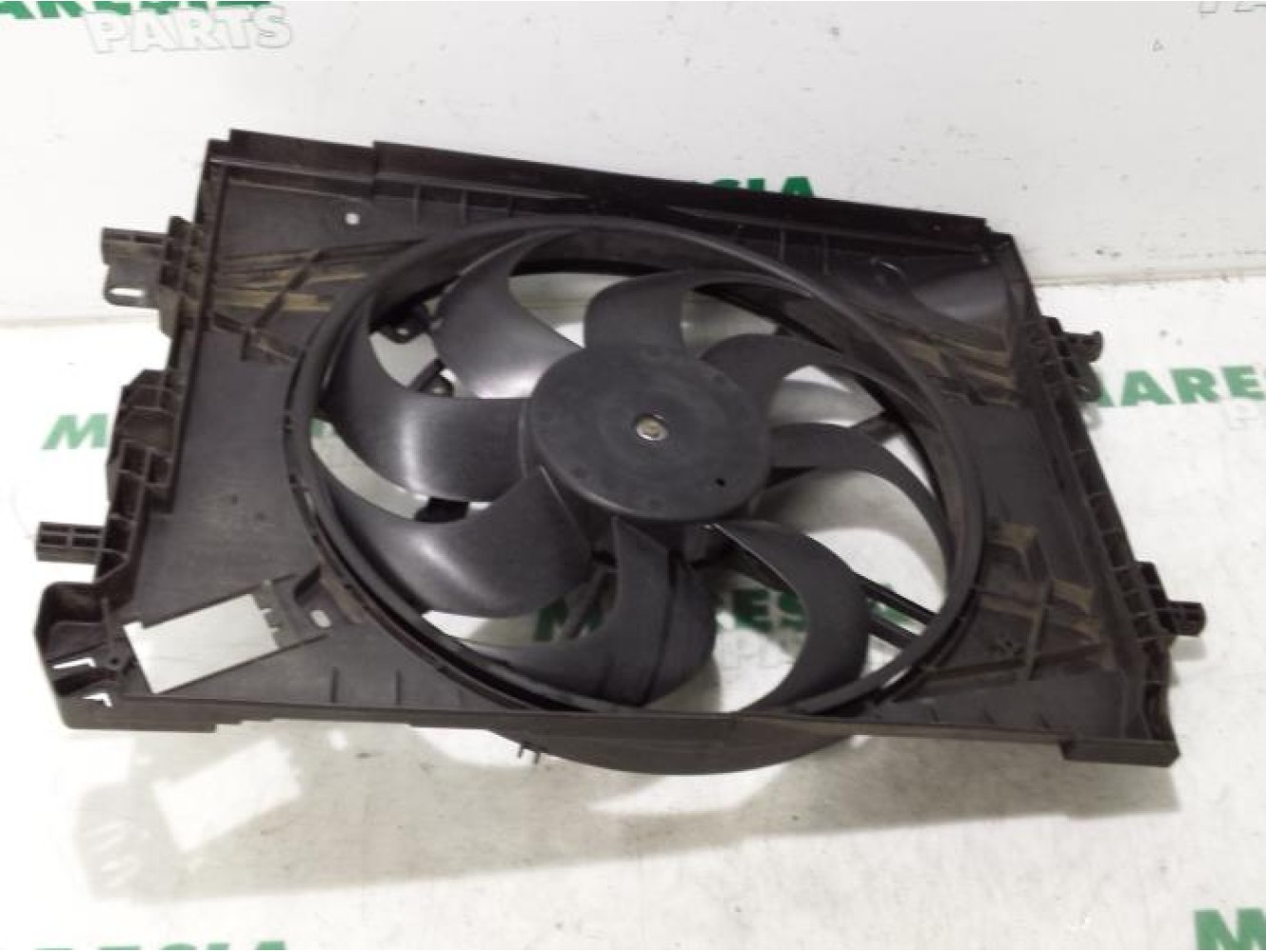 Dacia - Dokker - Fan motor