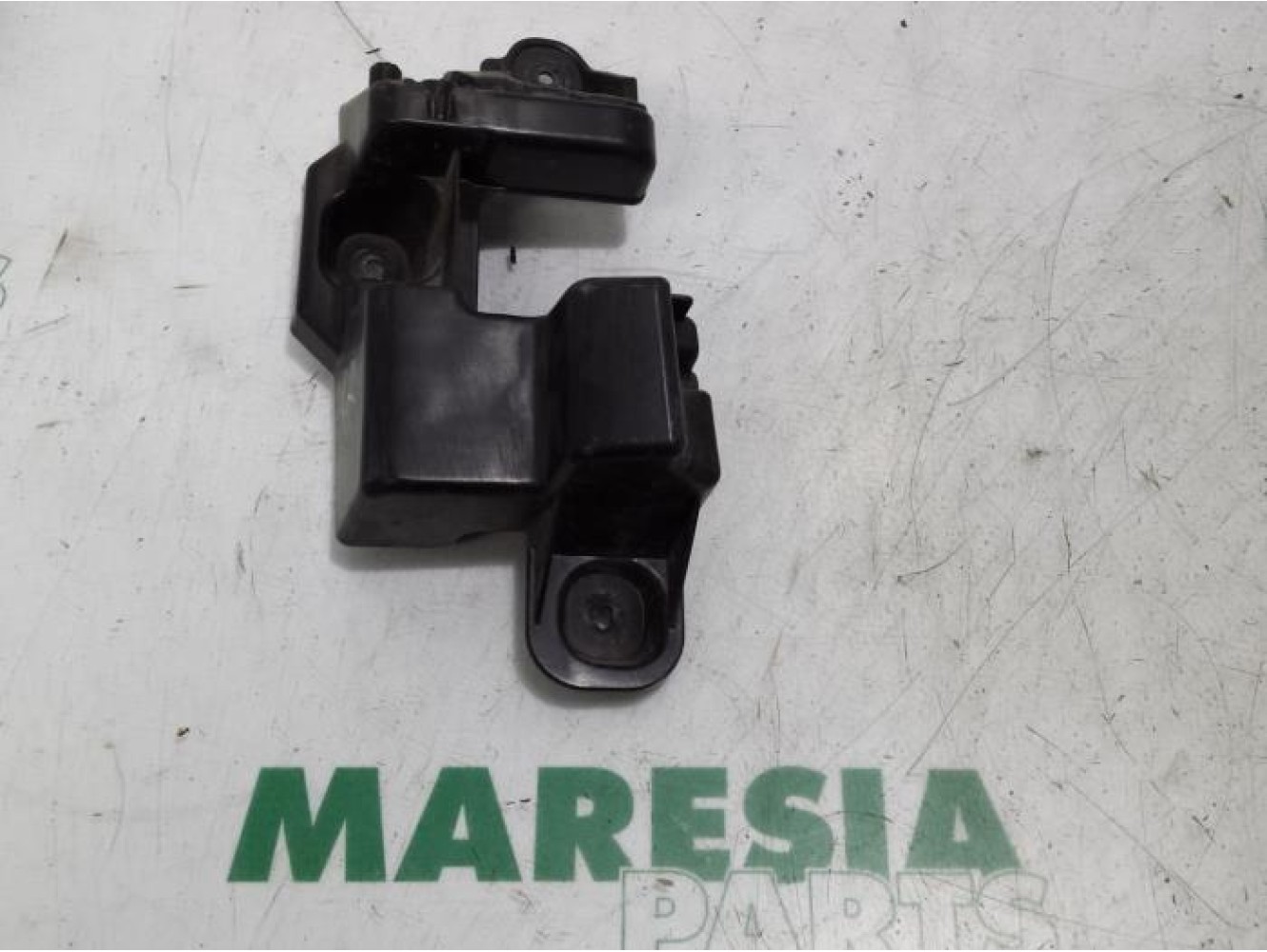 Dacia - Dokker - Rear bumper frame