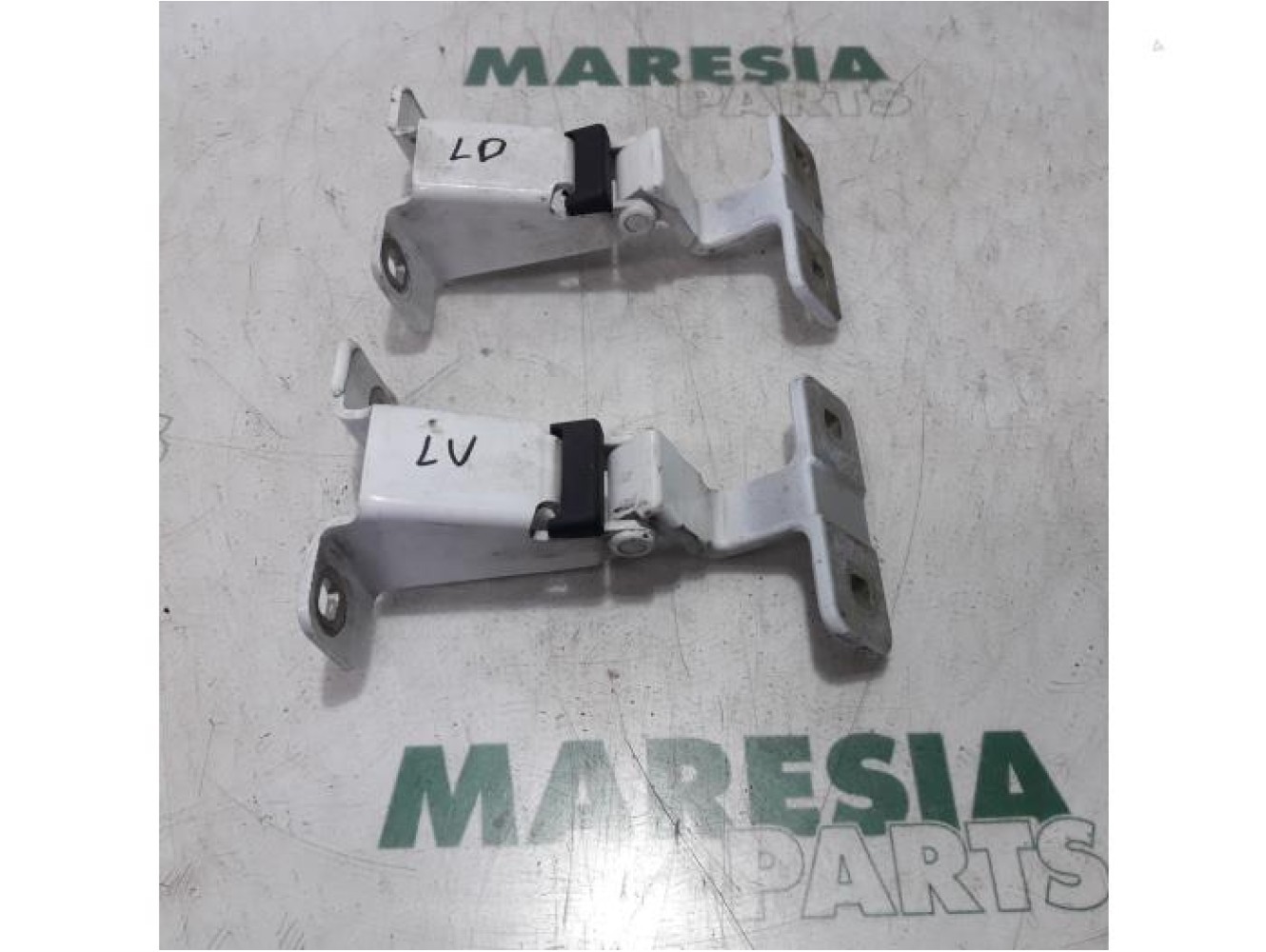 Dacia - Dokker - Rear door hinge, left