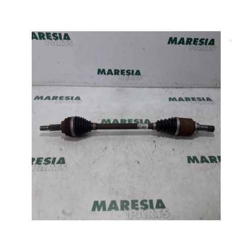 Renault - Clio - Front drive shaft, left