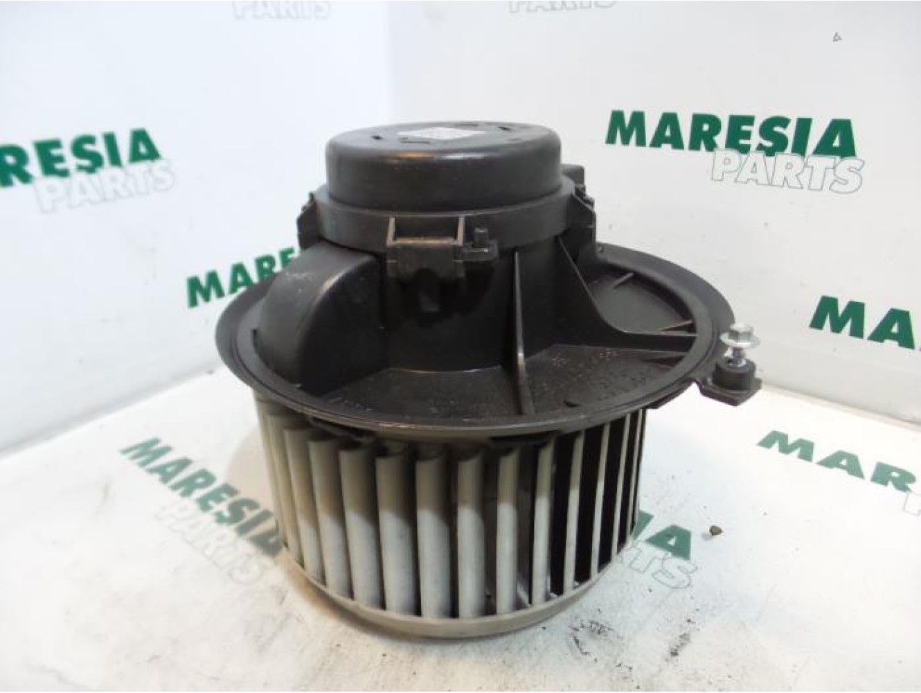 Alfa Romeo - 147 - Heating and ventilation fan motor
