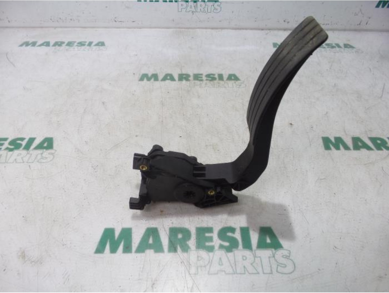 Renault - Clio - Throttle pedal position sensor