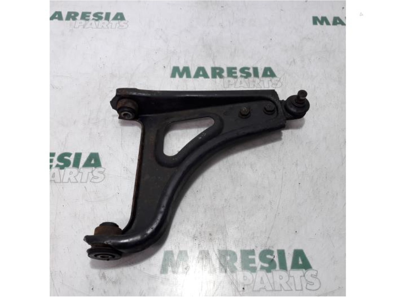 Renault - Twingo - Front lower wishbone, right