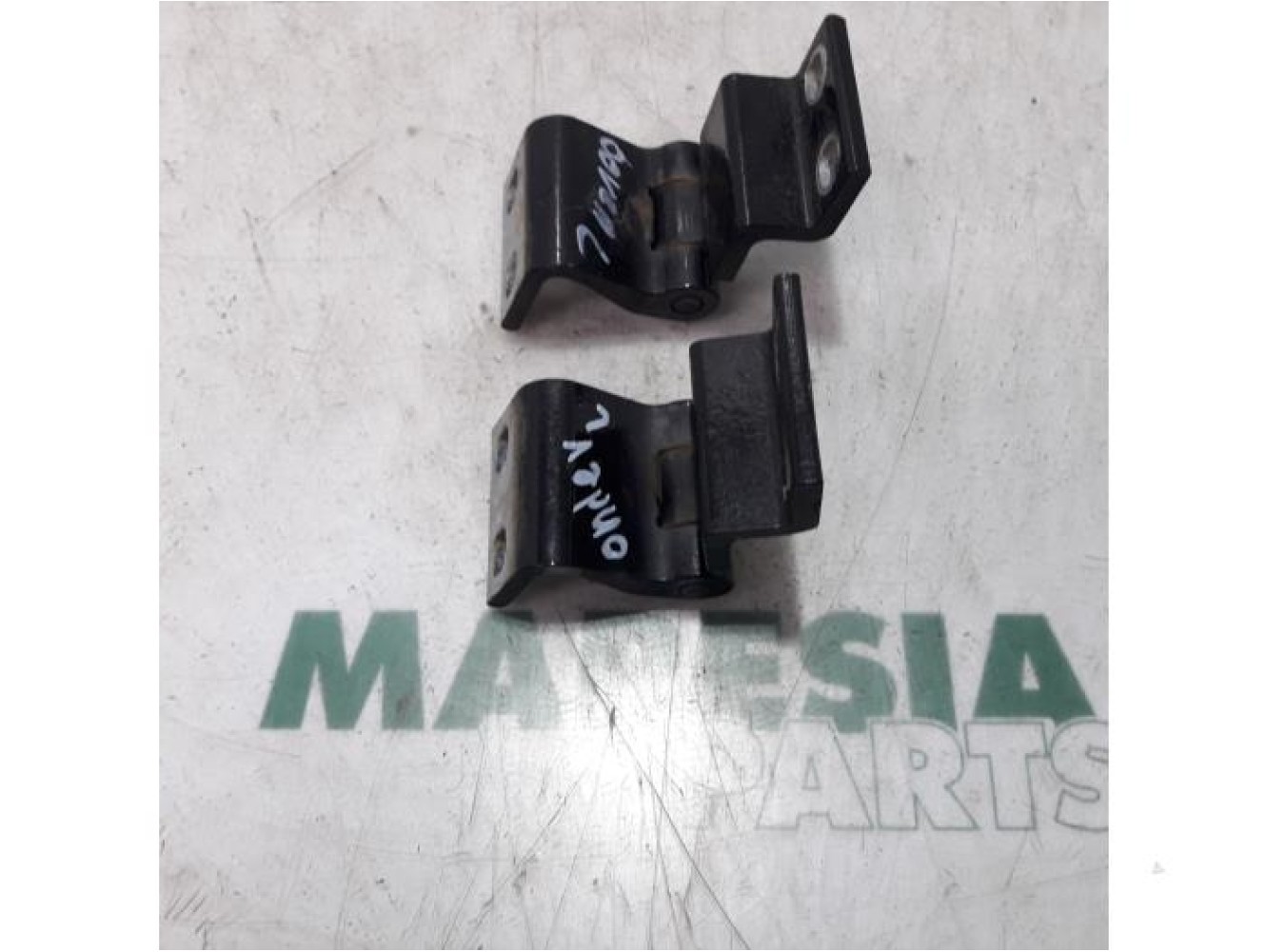 Peugeot - Bipper - Rear door hinge, left