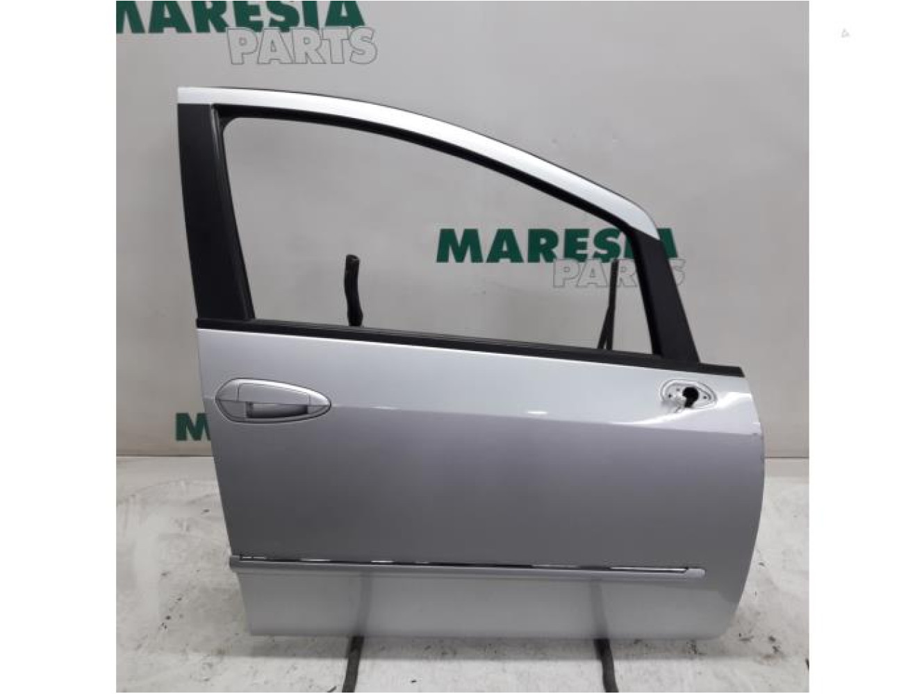 Fiat - Punto - Portière 4portes avant droite