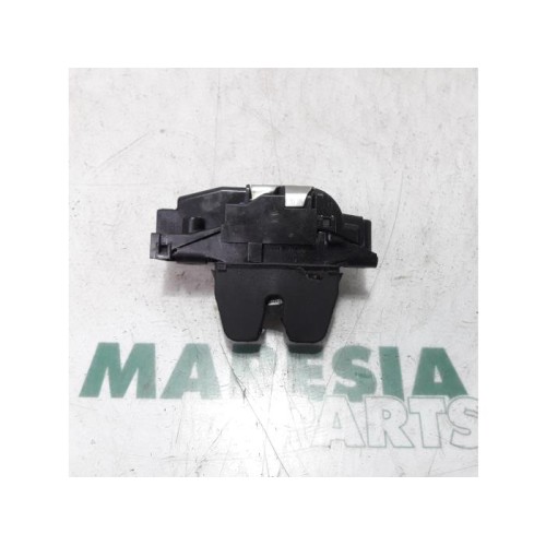 Peugeot - Partner - Tailgate lock mechanism